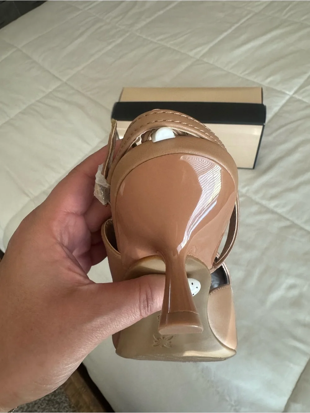 BCBGeneration Women's Tan Pointed Slingback heels - Smooth Leather Look